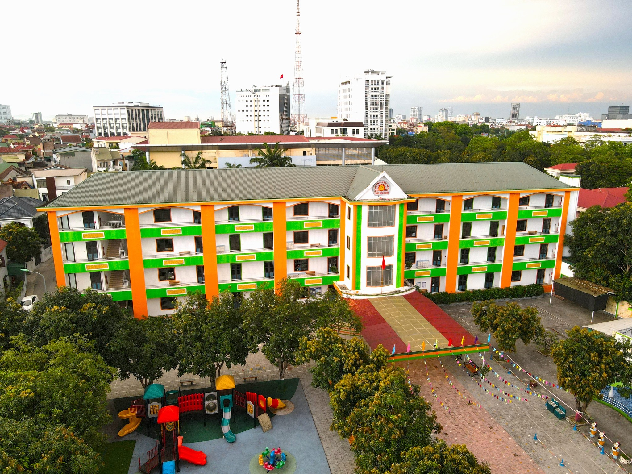 Sân chơi ngoài trời của trường Trần Đại Nghĩa